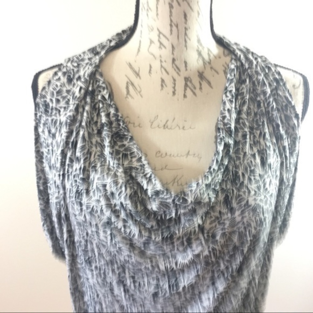 GNW MICRO BLACK AND WHITE PRINT BLOUSE